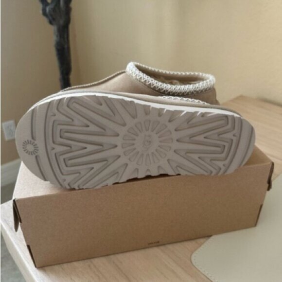 Brand New Women's Ugg Tasman Slip-Ons - Picture 4 of 7